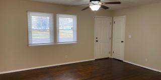 Centrally located 3 bedroom bungalow READY NOW! Centrally located 3 bedroom bungalow READY NOW! Gallery 4