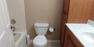 Spacious 3 bedroom townhome close to UK! Gallery 11