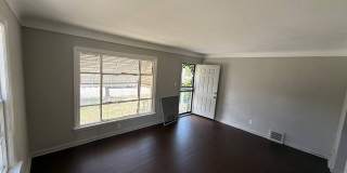 3-Bedroom Cozy Colonial House Gallery 3