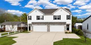 LUXURY LIVING IN HUNTERSVILLE  9711 Rich Hatchet Rd • Huntersville, NC Gallery 1