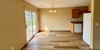 Spacious 4 Bed / 2.5 Bath in Quiet Neighborhood Available NOW! Gallery 6