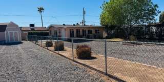 Charming 2-Bedroom Home Near the Colorado River with RV Parking- SHORT TERM Gallery 1