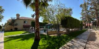 ELLIOT PLACE CONDOMINIUMS UPDATED/REMODELED GROUND FLOOR 1 BED PLUS DEN UNIT WITH 1 CAR GARAGE Gallery 5