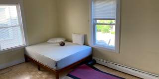 Charming 4 Bedroom-No Broker Fee Gallery 4