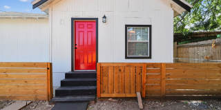 Charming 2BR House in San Antonio Gallery 6