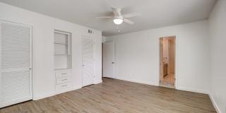 River Oaks Gallery 77