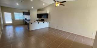 3 Bedroom Townhome in Desert Sky! Gallery 4