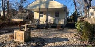 211 Anthony Avenue Gallery 1