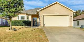 BEAUTIFUL 3/2/2 DENISON HOME FOR LEASE- SITS BETWEEN SHERMAN AND DENSION! Gallery 1