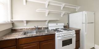 Hawthorne Street Gallery 28