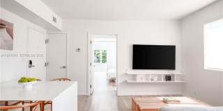 136 NE 46th St Gallery 7