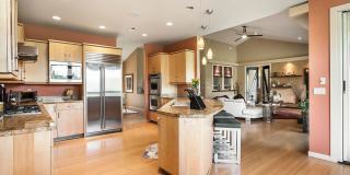 Large home in gated Awbrey Glen neighborhood Gallery 8