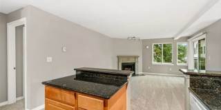 Charming 2BR Condo in Bothell Gallery 5