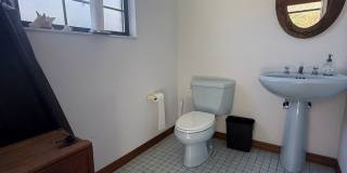 Beautiful 3 bedroom 2.5 bathroom pool home Gallery 12