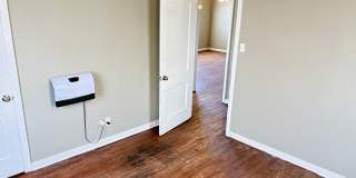 2bed/1 Bath - Available May Gallery 13