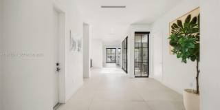 885 NE 76th St Gallery 4