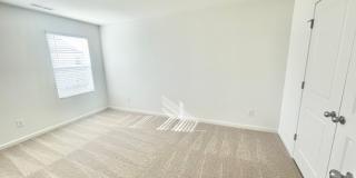 BEAUTIFUL 3 Bedroom Paired Home minutes from I-77 and I-40 - SPRING SPECIAL Gallery 16