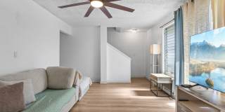 Spacious 3-Bedroom Townhome Across from Pearlridge – Available April 5 Gallery 1