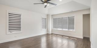 1308 S Plymouth Court Gallery 32