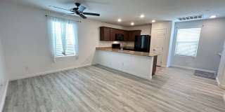Cozy 2-Bedroom 2-Bathroom Townhouse in Gated Community! Gallery 8