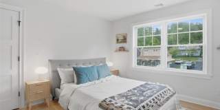 33 Howland Avenue Gallery 22