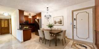 Charming 2BR Condo in Wilton Manors Gallery 4