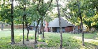 Massive 4BD/3BTH and 2 Car garage Home! Minutes from I-35 Gallery 31