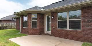 Spacious 4-Bedroom Home - Great Location Gallery 26