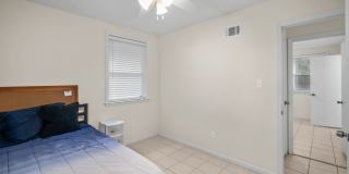 Southside Savannah Gem – 4BR Home in Windsor Forest with Sunroom & Patio Gallery 13
