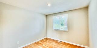 Beautifully Renovated 5 Bedroom House with Large Yard! Gallery 20
