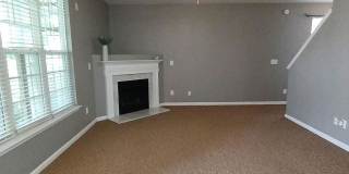 Sought After Riverwood Townhome! Gallery 9