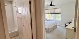 LUXURY 4 Bedroom home in NORTHGATE with Mountain Views Gallery 7
