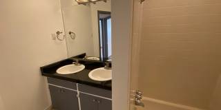 AVAILABLE:  2 BR-1 BA Hyde Park Condo / Laminate Wood Floors / Close to UT and Downtown Gallery 5