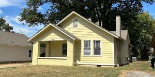 3br/2ba home in U of M area. NO CARPET! All appliances included! Pets are welcome, fees apply. Gallery 1