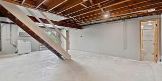 AVAILABLE NOW! FULLY RENOVATED 3-bedroom in BALDWIN! Gallery 27