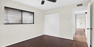 9920 NW 68th Pl Gallery 26
