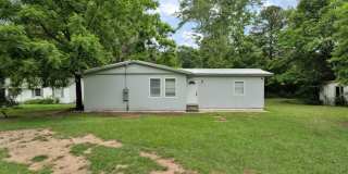 Rock Creek!!!3 Bedroom/2 Bath Move in Ready! Pet Friendly Gallery 1