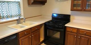 Well Maintained 3Bed/2Bath Single Family HUGE Backyard! Gallery 1