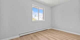 98 Carlton Street Gallery 11