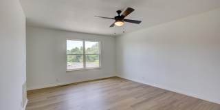 729 W 31st Terrace Gallery 7