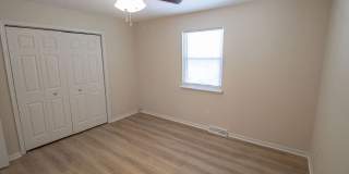 Spacious 3 bedroom duplex with 2.5 baths. Gallery 19