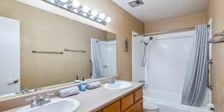 Furnished, Short term or long term Condo with community Pool Gallery 11