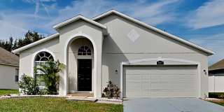 Charming 3-Bed, 2-Bath Home in Spring Hill with Garage Parking Gallery 1