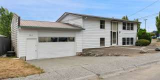 Spacious & Central: 1,900 Sq. Ft. Bremerton Home with Large Workshop Gallery 4