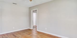 1901 PULLMAN Court Gallery 4