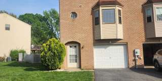3 Bedroom 1.5  bathroom End unit Townhouse near Bethlehem Catholic High School. Gallery 1