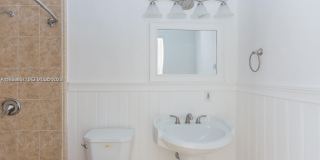 5520 Hayes St Gallery 16