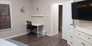 Room in 3 Bedroom Home at Arabian King Gallery 22