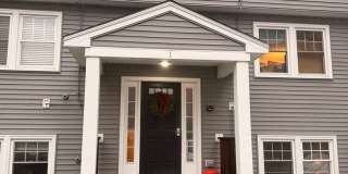 Downtown Kittery, walking distance to the Portsmouth Naval Shipyard! Gallery 1