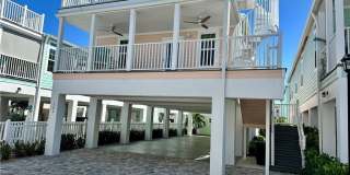 397 NE Cabana Way Gallery 1